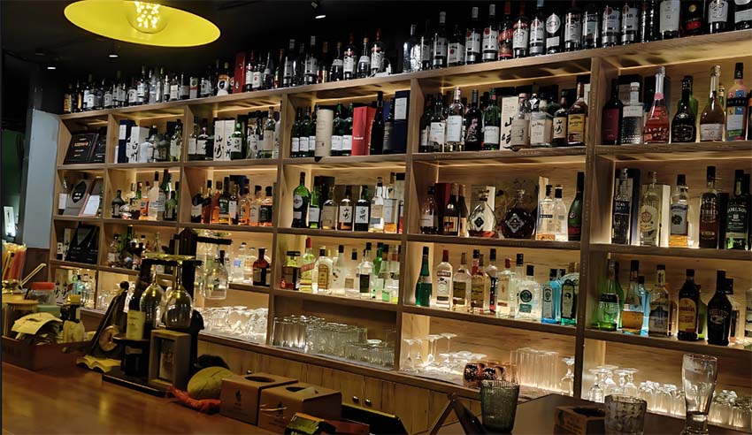 酒吧的吧台应该如何设计?